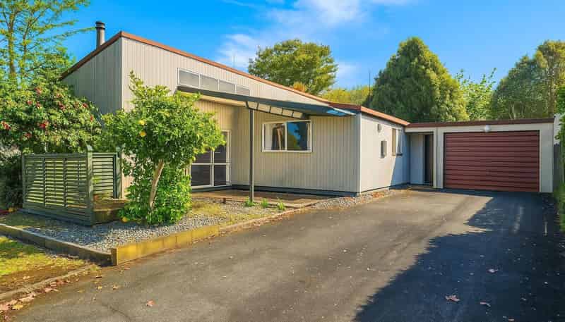 7 Oaklea Avenue , Marton