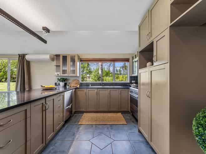 103 Regents Park Drive, Redwood
