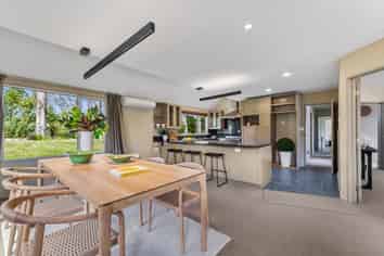 103 Regents Park Drive, Redwood