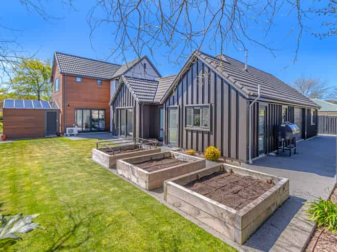 153 Regents Park Drive, Casebrook