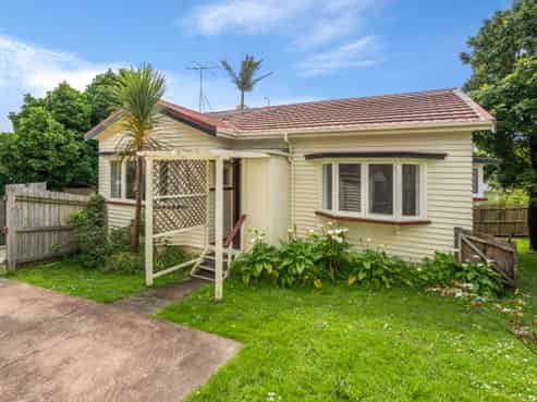 18A & 18B Ahiriri Avenue, Avondale