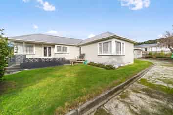 2 Davis Grove, Wainuiomata