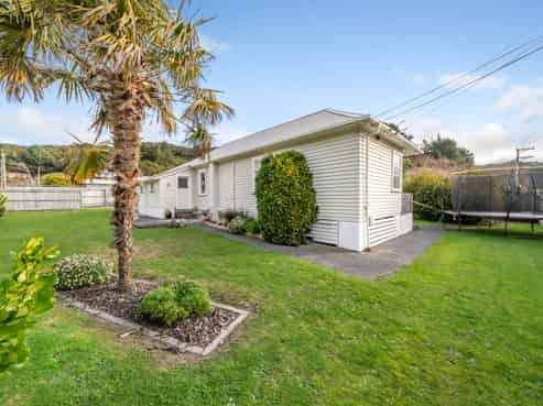 2 Davis Grove, Wainuiomata