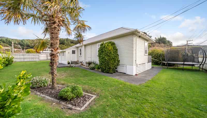 2 Davis Grove, Wainuiomata