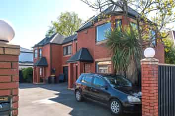 17A Burke Street, ADDINGTON