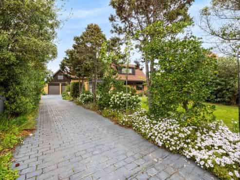 44 Seadown Crescent, Amberley