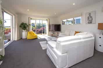 82 McCormacks Bay Road, Mount Pleasant