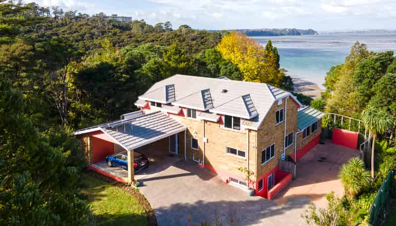 123 Wood Bay Road, Titirangi