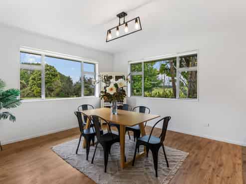 300 Glenbrook Beach Road, Glenbrook