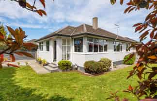 2 Belfast Place, Roslyn