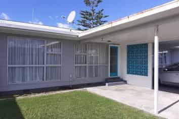 3/6 Russell Street, Feilding