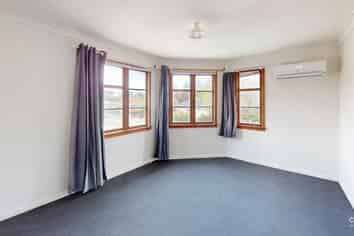 (upper lef/539B Featherston Street, Roslyn