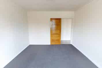 (upper lef/539B Featherston Street, Roslyn