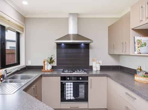 7 Lorenzo Place, Kelvin Grove