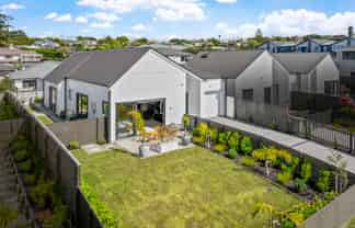 33 Cambie Avenue, Red Beach