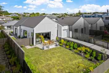 33 Cambie Avenue, Red Beach