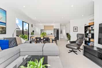 33 Cambie Avenue, Red Beach