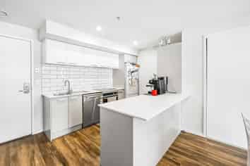 206/25 Bute Road, Browns Bay