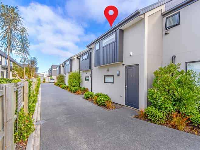 2/45 Division Street, Riccarton