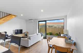 2/45 Division Street, Riccarton