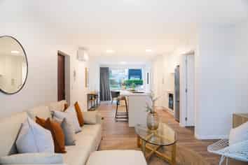 3/3 Karoro Court, Hobsonville