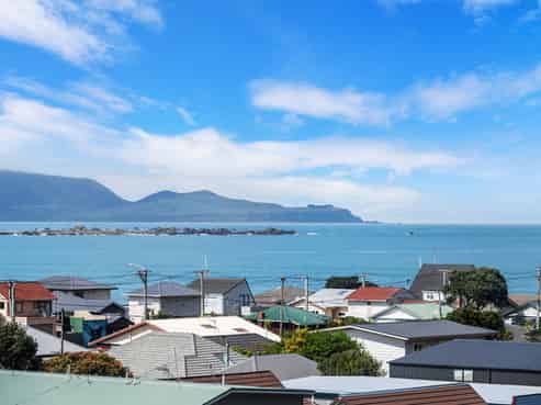 162 Sutherland Road, Lyall Bay