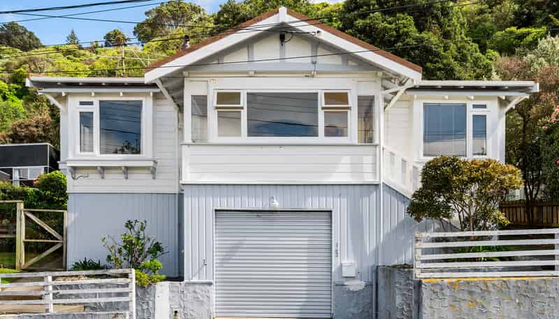 162 Sutherland Road, Lyall Bay