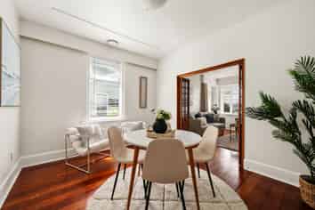 162 Sutherland Road, Lyall Bay