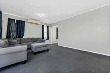 1/10 Dolphin Street, Pakuranga