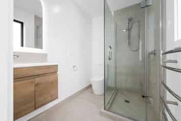 4/239 Tramway Road, Enderley