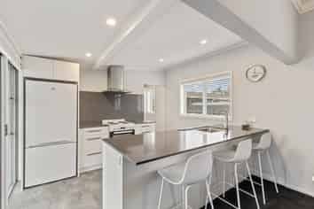 27 Tukapa Street, Westown