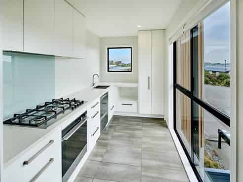 32 Tea Tree Lane, Woodridge