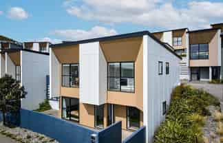 32 Tea Tree Lane, Woodridge