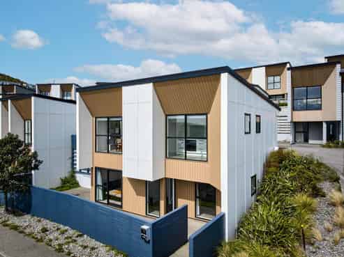 32 Tea Tree Lane, Woodridge