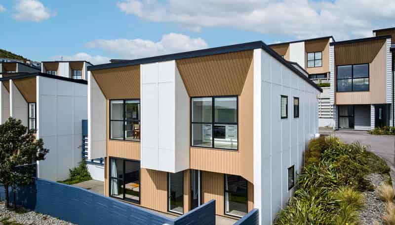 32 Tea Tree Lane, Woodridge