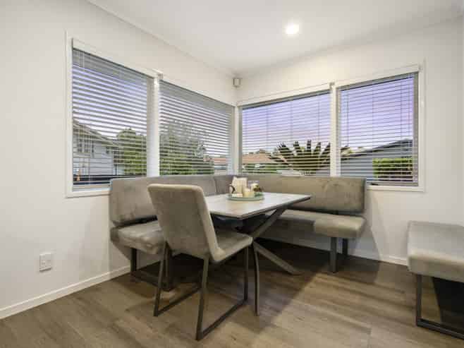 32 Mirrabooka Avenue, Botany Downs