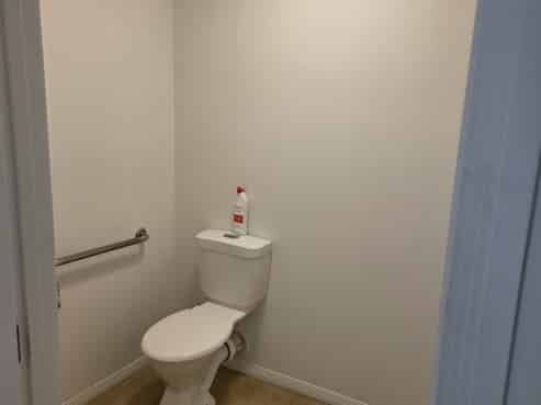 Prime retail opportunity - high-profile site