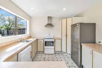 27 Carston Street, LEESTON