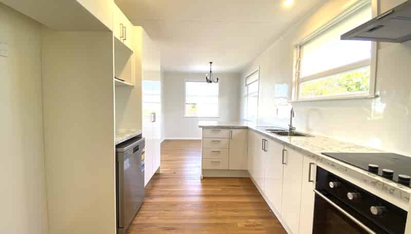 14 Lomita Road, Johnsonville