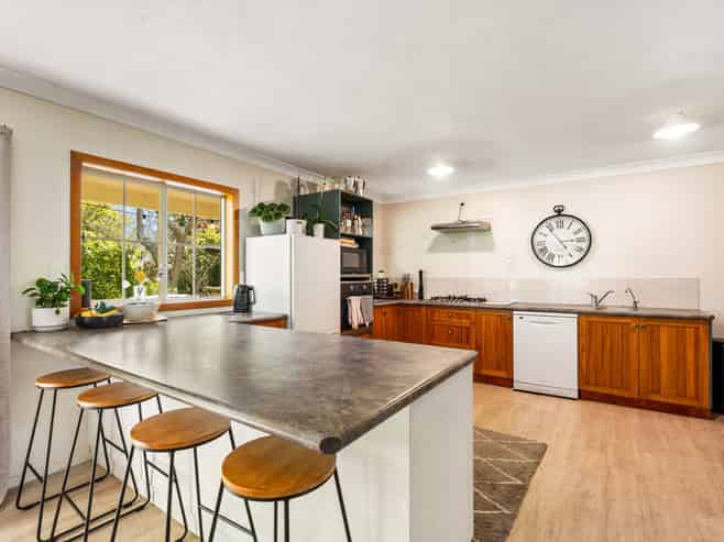 215 Riverbend Road, Meeanee