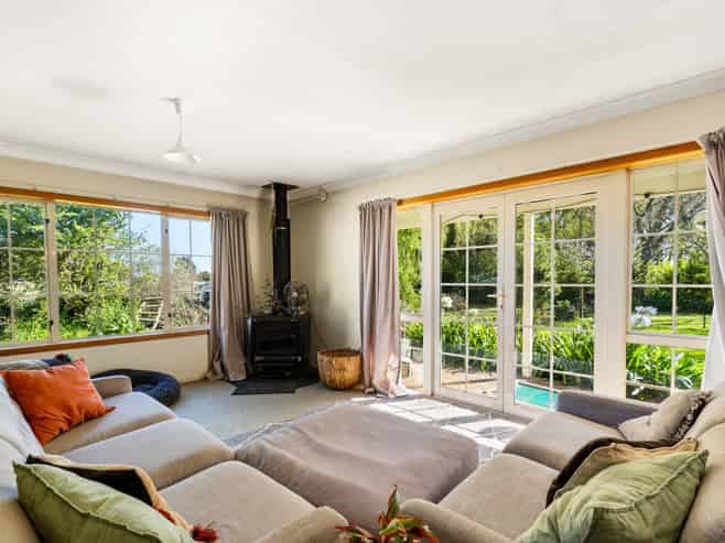 215 Riverbend Road, Meeanee