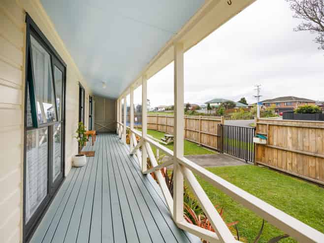 2 Escort Grove, Awapuni