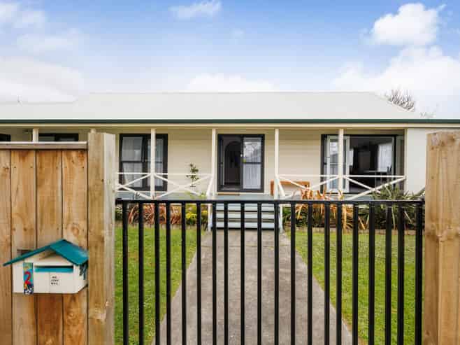 2 Escort Grove, Awapuni