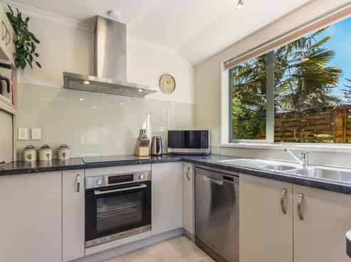 9 Valerie Place, Stepneyville