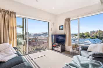 J/66 MacLaggan Street, Dunedin Central
