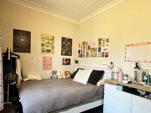 B/4 Rixon Grove, Mount Victoria