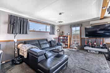 99 Fox Street, Avenal