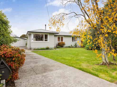 8 Firth Place, Awapuni