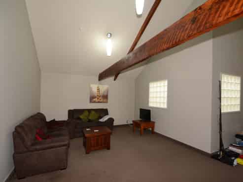 9/2 Manor Place, Dunedin Central