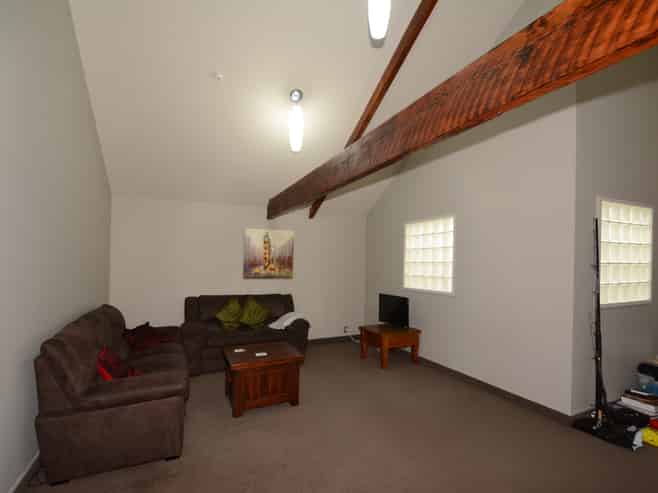 9/2 Manor Place, Dunedin Central